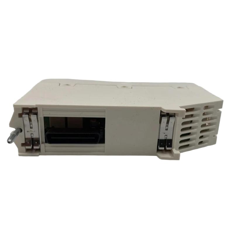 Schneider BMXDRC0805 Discrete Output Module