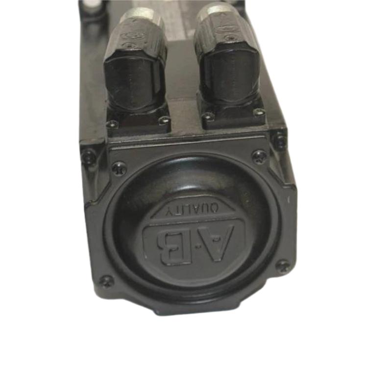 Allen Bradley MPL-A420F-M-X213 Servo Motor