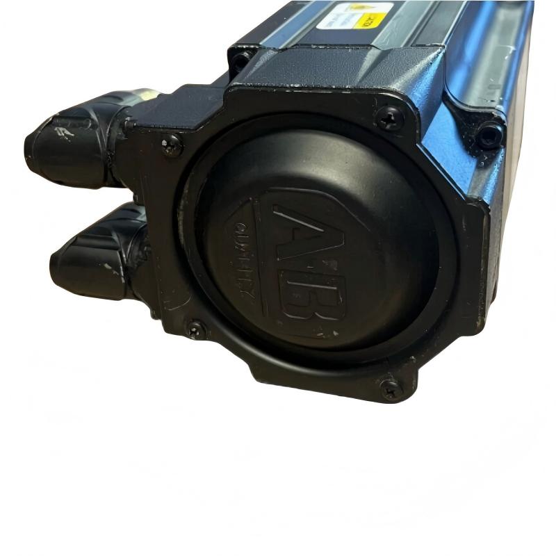 Allen Bradley MPL-B420P-HJ74AA Servo Motor